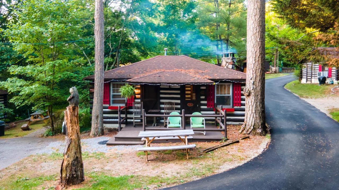 Log Cabin Motor Court アシュビル エクステリア 写真