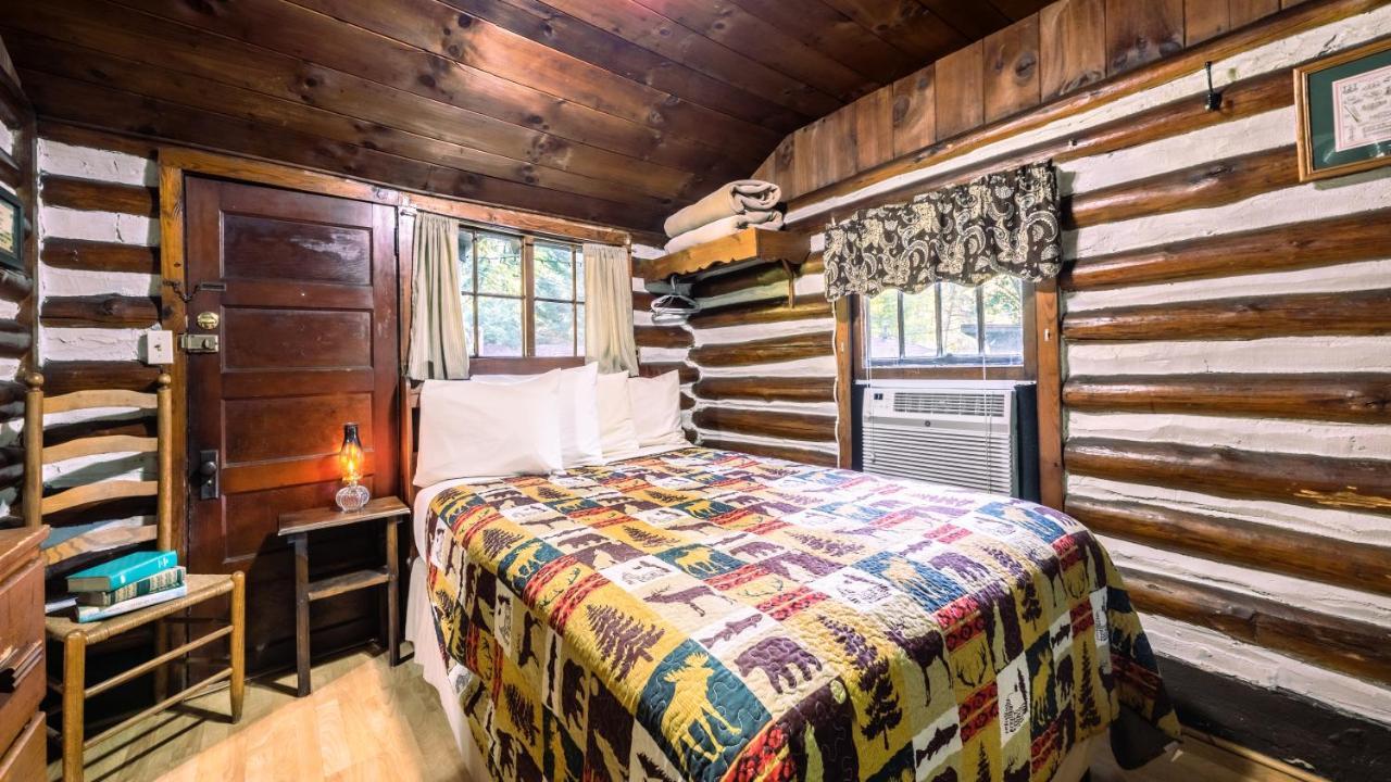 Log Cabin Motor Court アシュビル エクステリア 写真