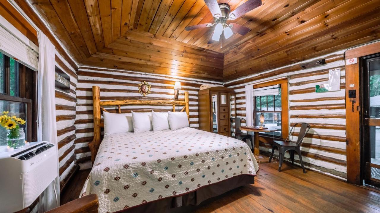 Log Cabin Motor Court アシュビル エクステリア 写真