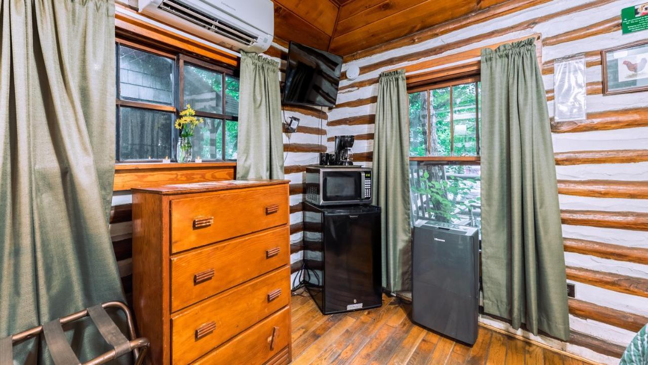 Log Cabin Motor Court アシュビル エクステリア 写真