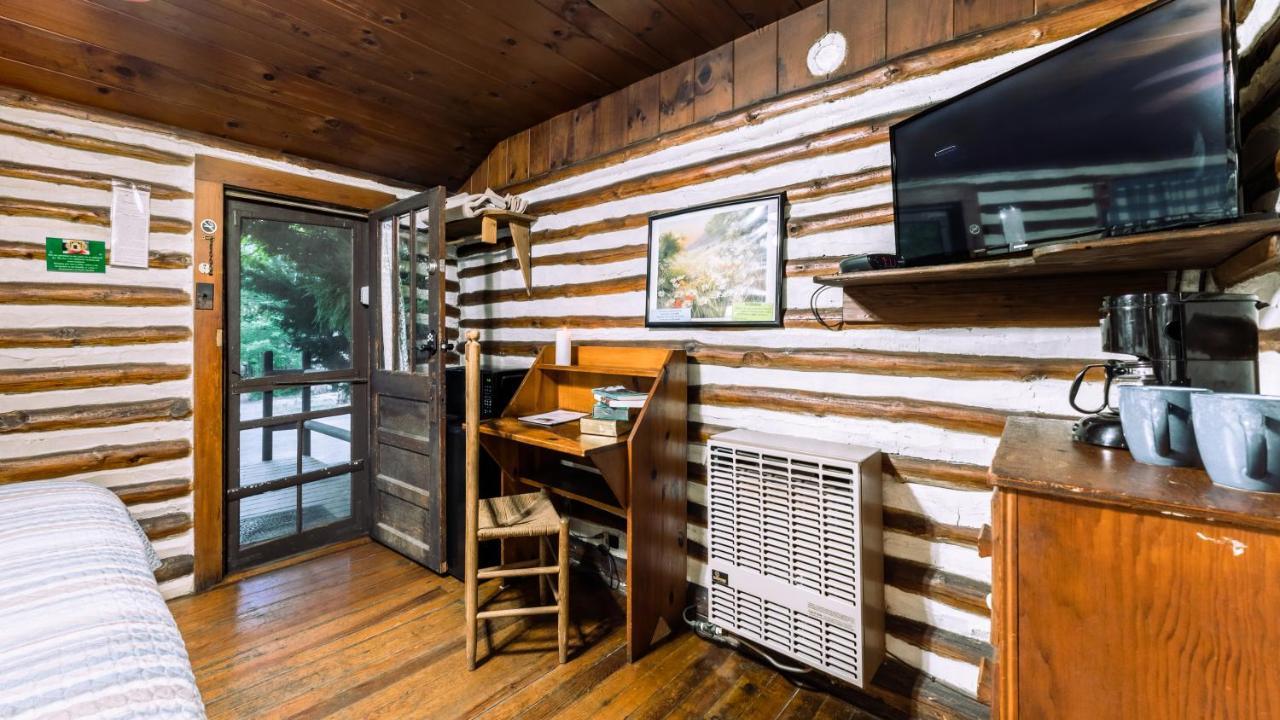 Log Cabin Motor Court アシュビル エクステリア 写真