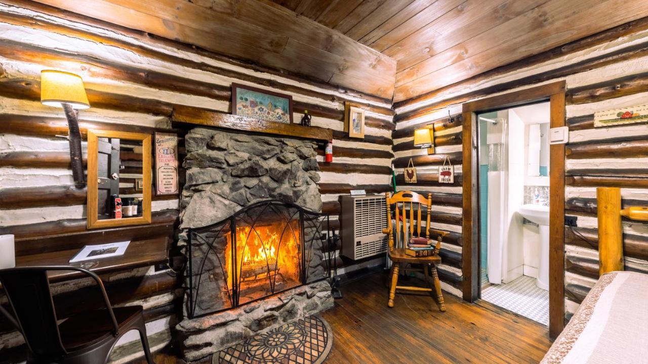 Log Cabin Motor Court アシュビル エクステリア 写真