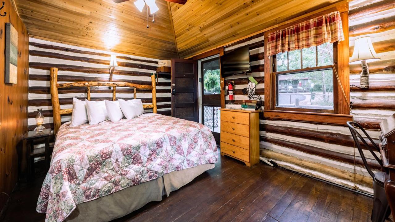 Log Cabin Motor Court アシュビル エクステリア 写真