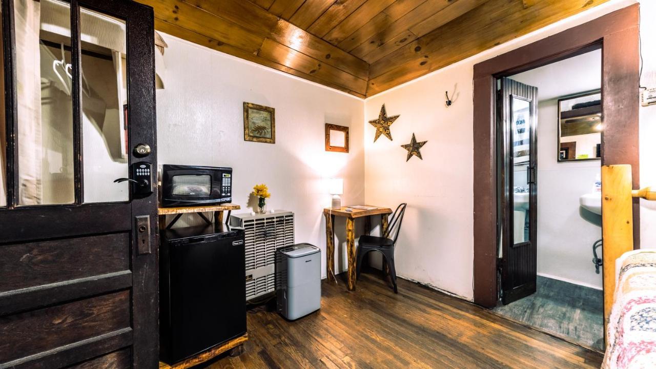 Log Cabin Motor Court アシュビル エクステリア 写真
